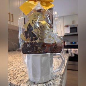 Truffettes de France & Belvas Chocolate Mug Gift Set